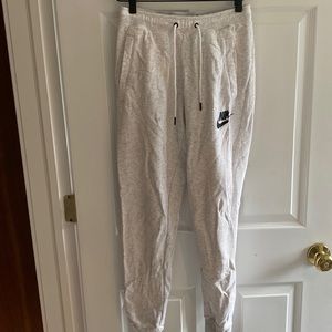 white nike sweatpants size xs